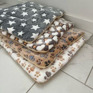 Luxury Soft Fleece & Flannel Cat/Dog Bed